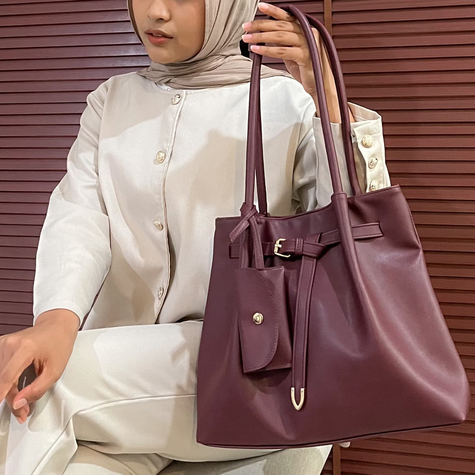 Koleksi Tas Kulit Wanita Premium Rakamir